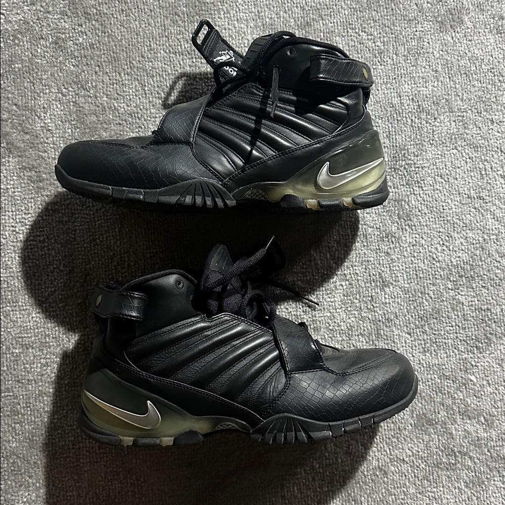 NIKE ZOOM VICK 3